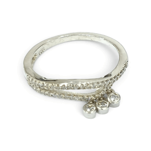 ANILLO MICROPAVE CON TRES PIEDRITAS