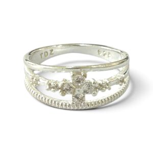 ANILLO CALADO CON PIEDRAS